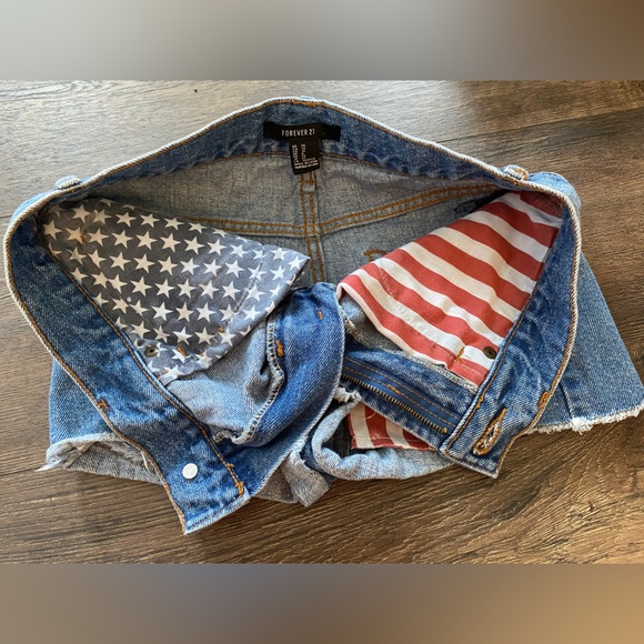 Forever 21 USA Flag Pocket Denim Distressed Shorts - Picture 10 of 10